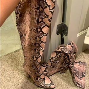 Size 8.5 thigh high snakeskin boots